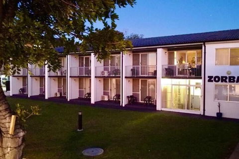 Zorba Motel - Tweed Heads Accommodation 1