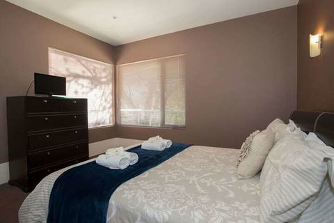 Barossa Valley Apartments - Tweed Heads Accommodation 6