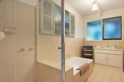 De Angelis Beach House - Tweed Heads Accommodation 1