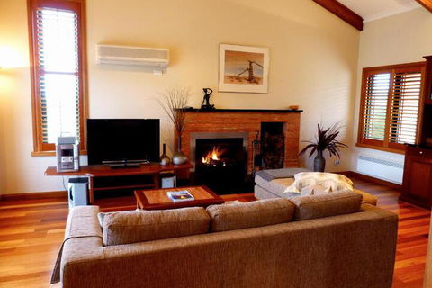 Meringa Springs - Tweed Heads Accommodation 3