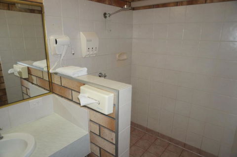 Miles Outback Motel - Tweed Heads Accommodation 5