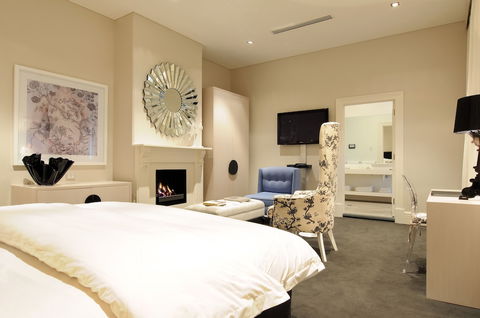 5 Rooms At The Stirling Hotel - Tweed Heads Accommodation 1