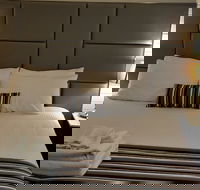 Hibiscus Lakeside Motel - Tweed Heads Accommodation