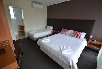 Heathcote Hotel - Tweed Heads Accommodation 2