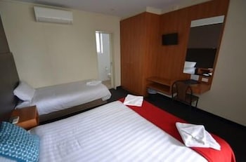 Heathcote Hotel - Tweed Heads Accommodation 0