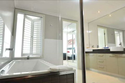 C2 Esplanade Serviced Apartments - Tweed Heads Accommodation 2