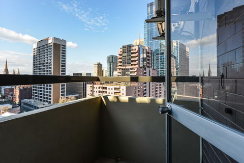 CBD Vistas - Tweed Heads Accommodation 5