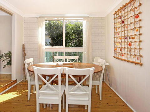 Hayes Beach House Jervis Bay Pet Friendly Award Winner Fireplace - Tweed Heads Accommodation 2