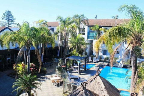 Ocean Side Hawks Nest - Tweed Heads Accommodation 1