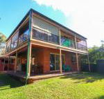 Kingfisher LakeHouse - Tweed Heads Accommodation