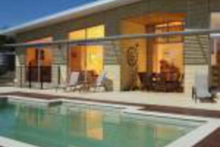 Sedgwick VIC Tweed Heads Accommodation