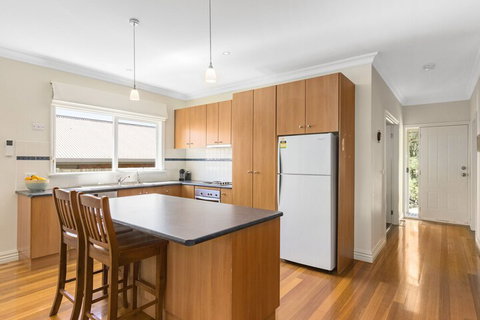 Tranquility In Cowes - Rejuvenate Stays - Tweed Heads Accommodation 4