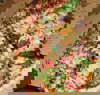 Ric's Pizza Bar - Tweed Heads Accommodation