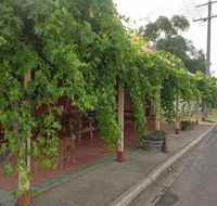 Landsborough Hotel - Tweed Heads Accommodation