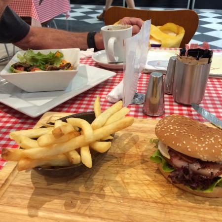 D'Cafe Richmond - Tweed Heads Accommodation 0