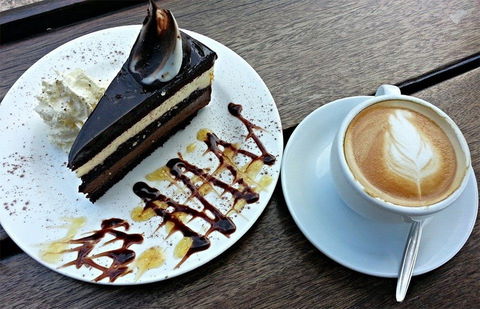 The Three Monkeys - Tweed Heads Accommodation 0