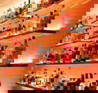 Johnny's Emporium - Tweed Heads Accommodation