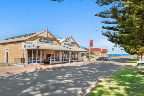 Ardrossan Bakery - Tweed Heads Accommodation 0