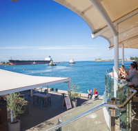 Queen's Wharf Hotel - Tweed Heads Accommodation