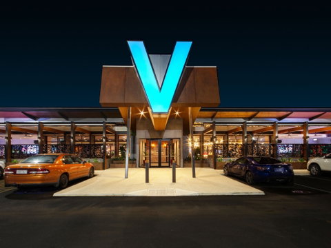 V Hotel - Tweed Heads Accommodation 0