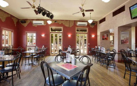 Royal Hotel - Tweed Heads Accommodation 0