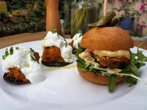 Saint Laura Cafe - Tweed Heads Accommodation 0