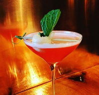 Sneaky Baron - Tweed Heads Accommodation