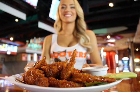 Hooters Of Gold Coast - Tweed Heads Accommodation 3