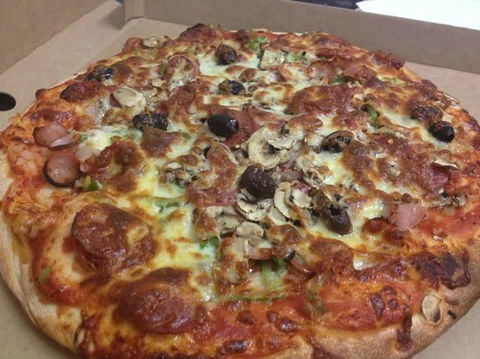 Eat-a-Pizza - Tweed Heads Accommodation 0