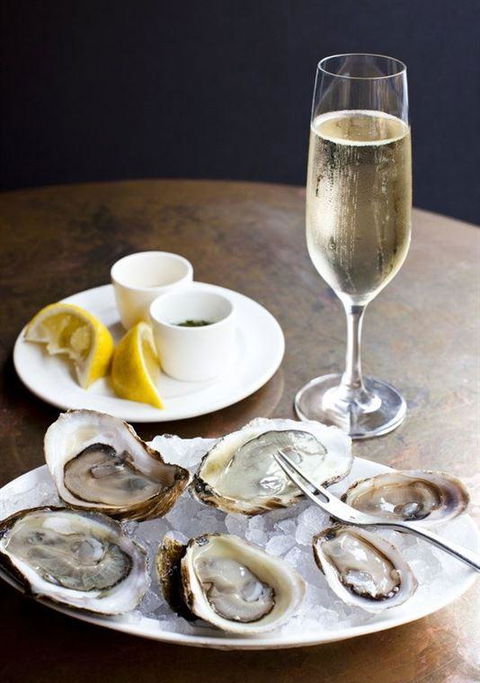 RST Seafood Restaurant - Tweed Heads Accommodation 3