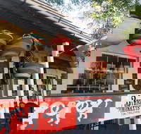 3 Monkeys Fine Foods - Tweed Heads Accommodation