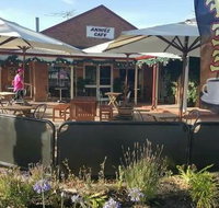 Annies Cafe