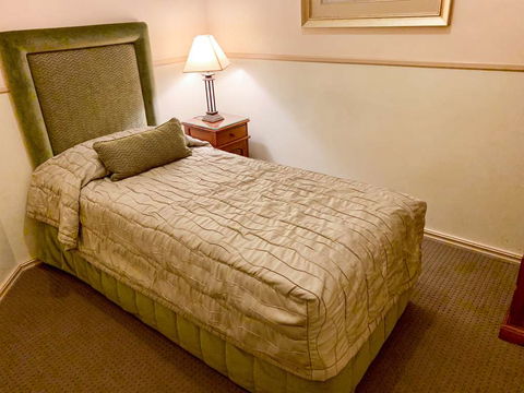 Royal Albert Hotel - Tweed Heads Accommodation 3