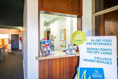 Chardons Corner Hotel - Tweed Heads Accommodation 1
