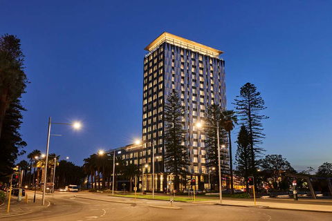 DoubleTree by Hilton Perth Waterfront - Tweed Heads Accommodation 2