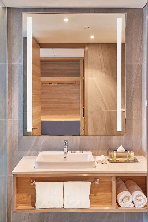 DoubleTree by Hilton Perth Waterfront - Tweed Heads Accommodation 9