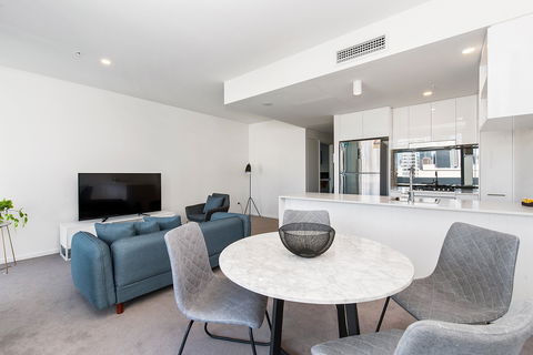 Arise Ivy And Eve - Tweed Heads Accommodation 13