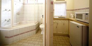 Lorne Coachman Inn - Tweed Heads Accommodation 3