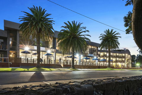 North Pier Hotel Cowes - Tweed Heads Accommodation 0