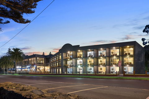 North Pier Hotel Cowes - Tweed Heads Accommodation 1