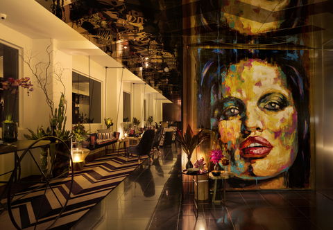 Adelphi Hotel - Tweed Heads Accommodation 2