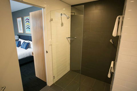 Alpha Hotel Eastern Creek - Tweed Heads Accommodation 1
