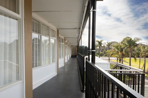 Rivers Inn Motel - Tweed Heads Accommodation 1