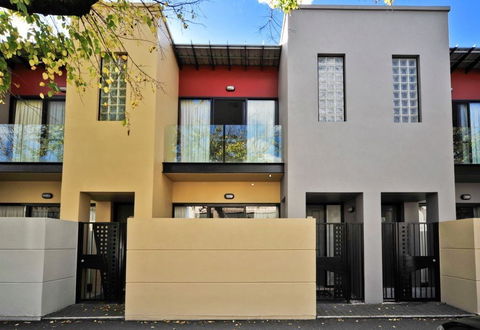RNR Apartments, Adelaide - Tweed Heads Accommodation 0
