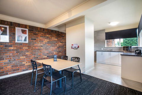 Nightcap At Manhattan Hotel - Tweed Heads Accommodation 2