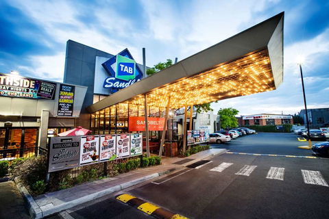 Sandbelt Club Hotel - Tweed Heads Accommodation 0