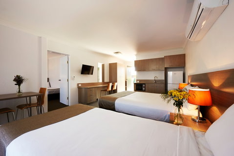 Adelong Motel - Tweed Heads Accommodation 2