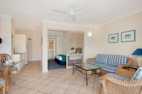 Macrossan House Boutique Holidays Apts - Tweed Heads Accommodation 2