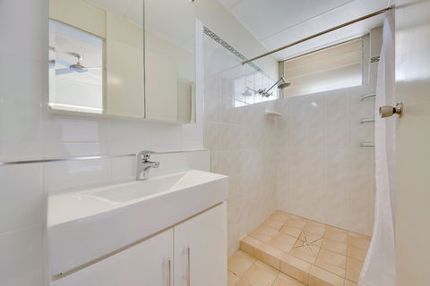 Camelot Motel - Tweed Heads Accommodation 1