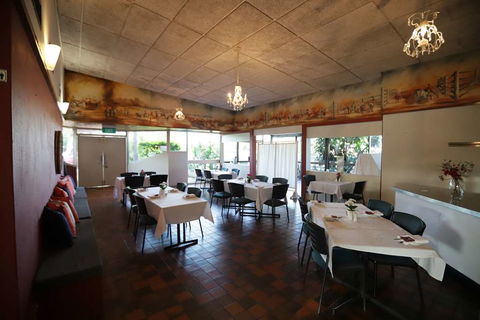 Emerald Central Hotel - Tweed Heads Accommodation 3